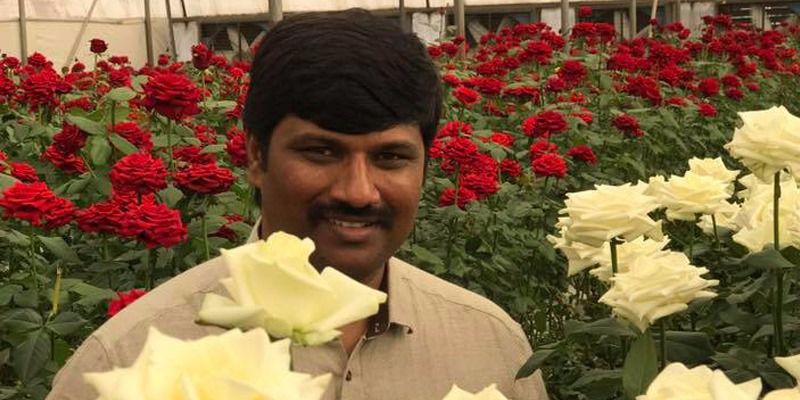 हज़ार रुपये की नौकरी छोड़ फूलों की खेती से ये शख्स बन गया करोड़पति