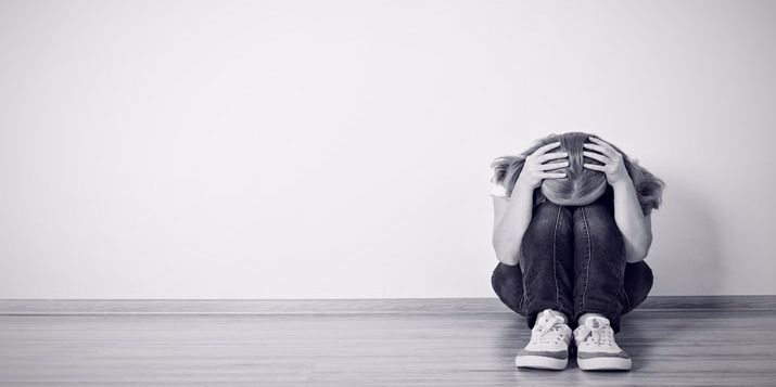 14 साल की लड़कियों में तेजी से बढ़ रहे हैं अवसाद के लक्षण