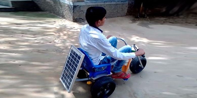 हरियाणा के 13 साल के लड़के ने बना डाली सोलर बाइक