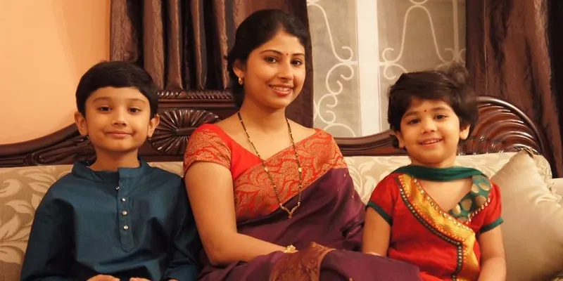 स्मिता सब्बरवाल और उनके दो प्यारे बच्चे