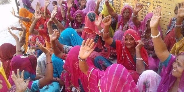 राजस्थान में पहली बार वोटिंग से महिलाओं ने कराई शराबबंदी, एक अप्रैल से बंद हैं एक गांव में शराब की दुकानें  