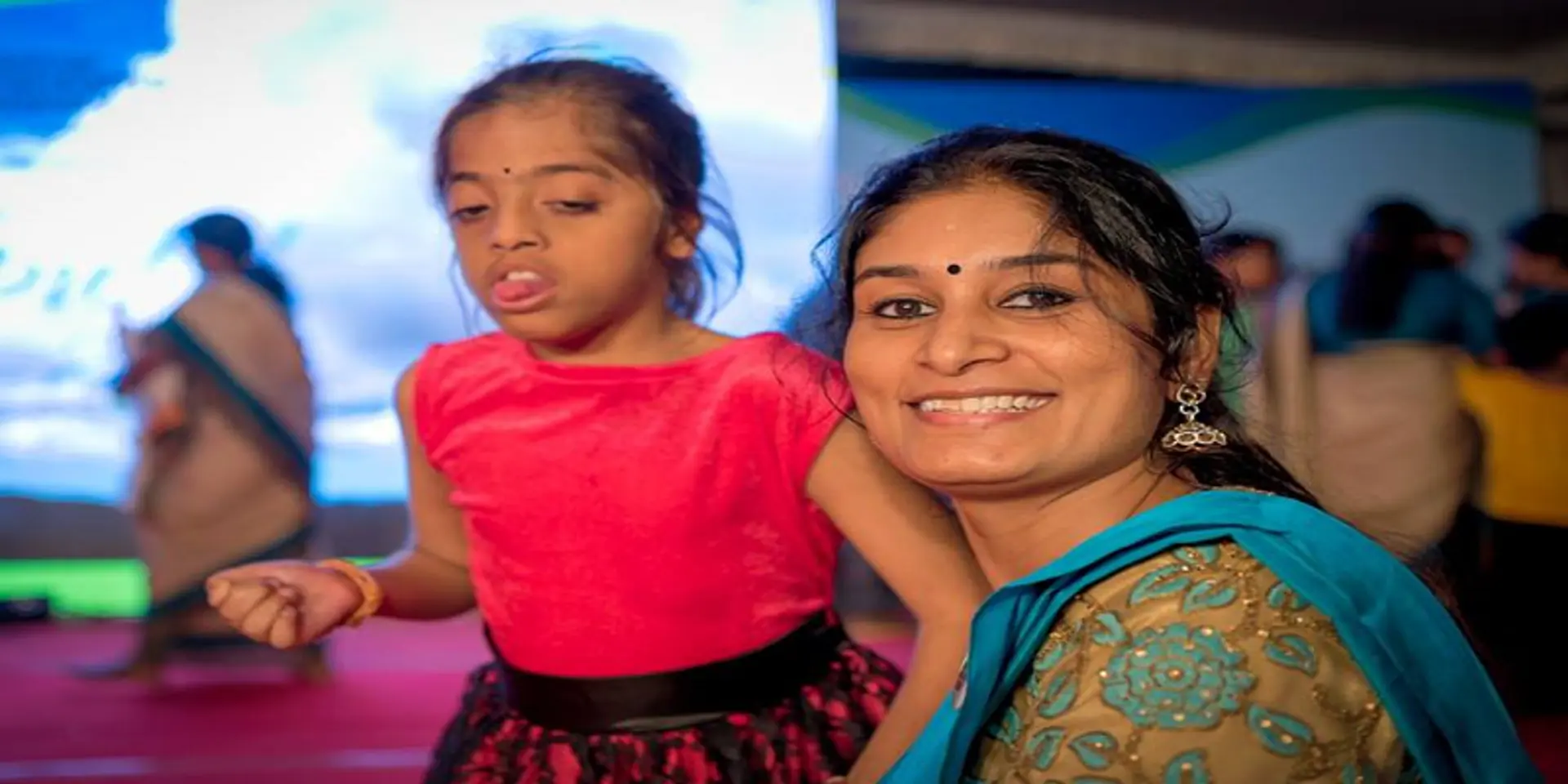 ’இந்த குழந்தைகள் அன்பு மட்டுமே நிறைந்தவர்கள்’- கோவையில் சிறப்புப் பள்ளி நடத்தும் தீபா மோகன்ராஜ்!