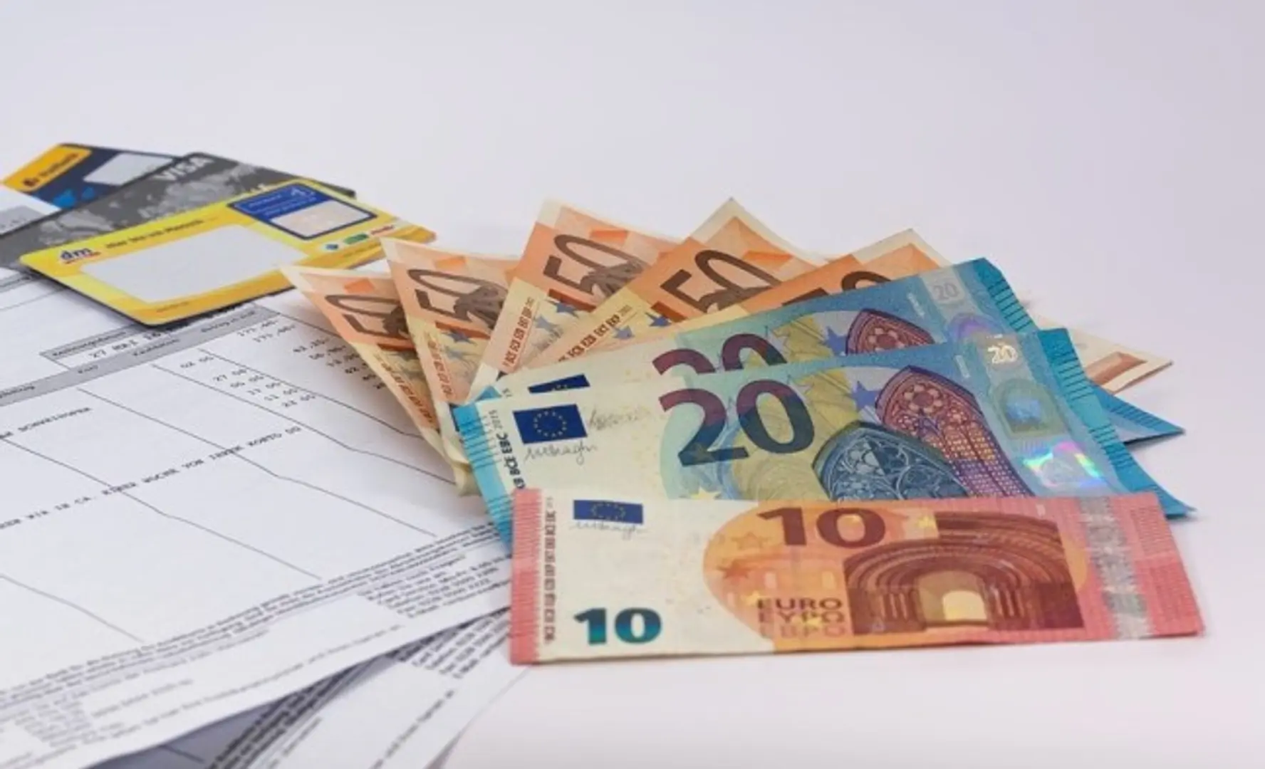 Smart options for making safe money transfer abroad