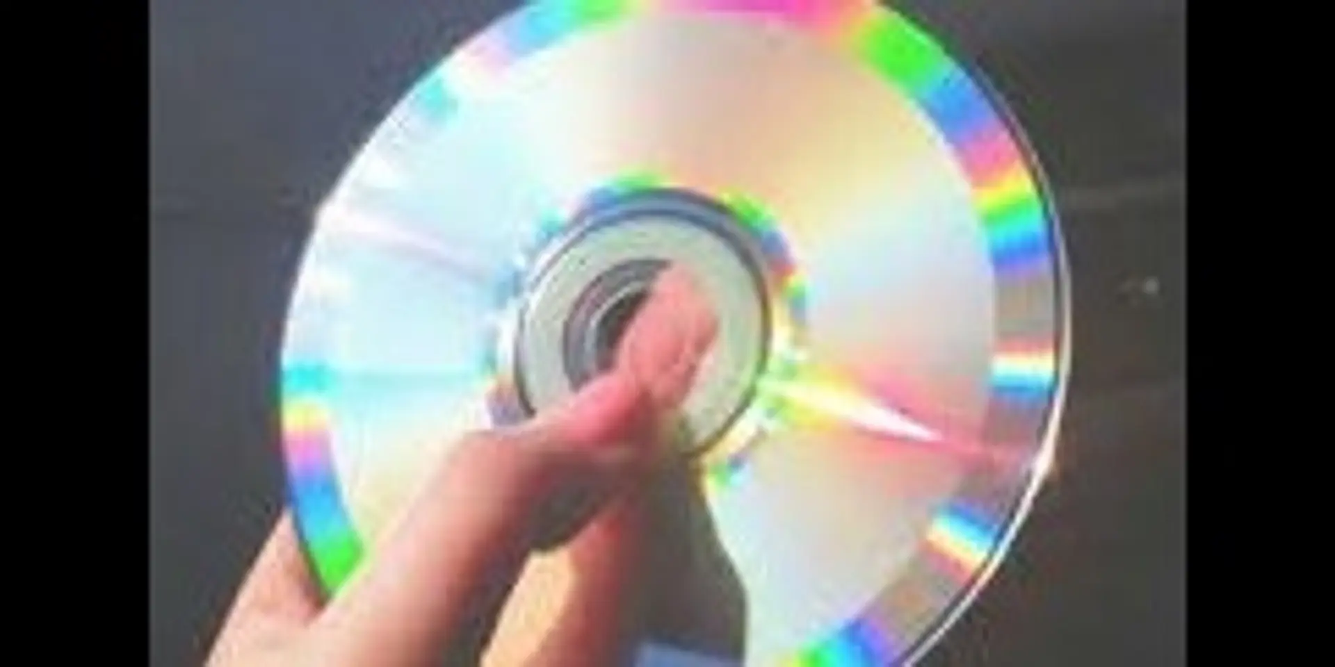Holography Or PhotoGraphy??