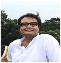 बेसहारा बच्चों का सहारा बनने के लिए अपनी ज़िंदगी लगाई दांव पर
