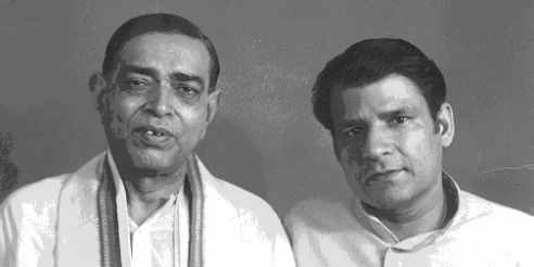 राष्ट्रकवि दिनकर जन्मदिन विशेष: दो राह, समय के रथ का घर्घर-नाद सुनो |  YourStory