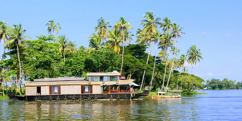 Image Source: https://pixabay.com/en/alleppey-houseboat-boat-hou-kerala-2817032/ 