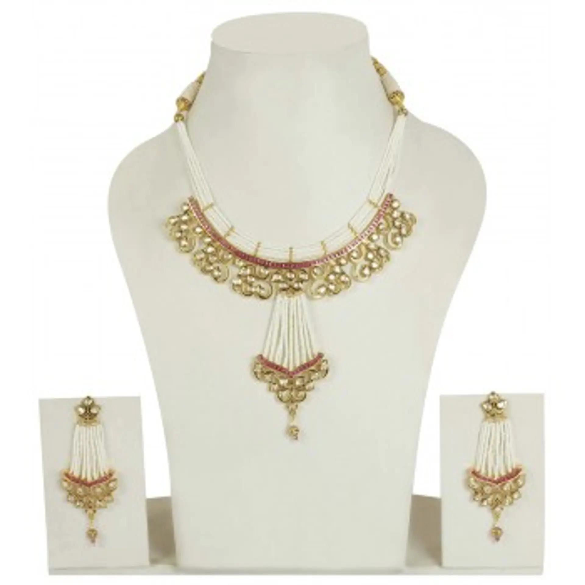 Find Out Which Jewellery To Wear According To Your Star Sign