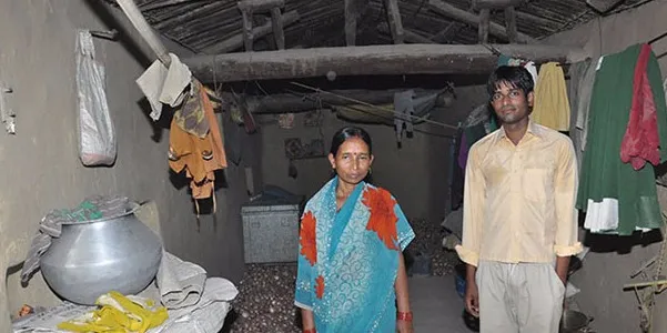 अपनी मां के साथ अनूप