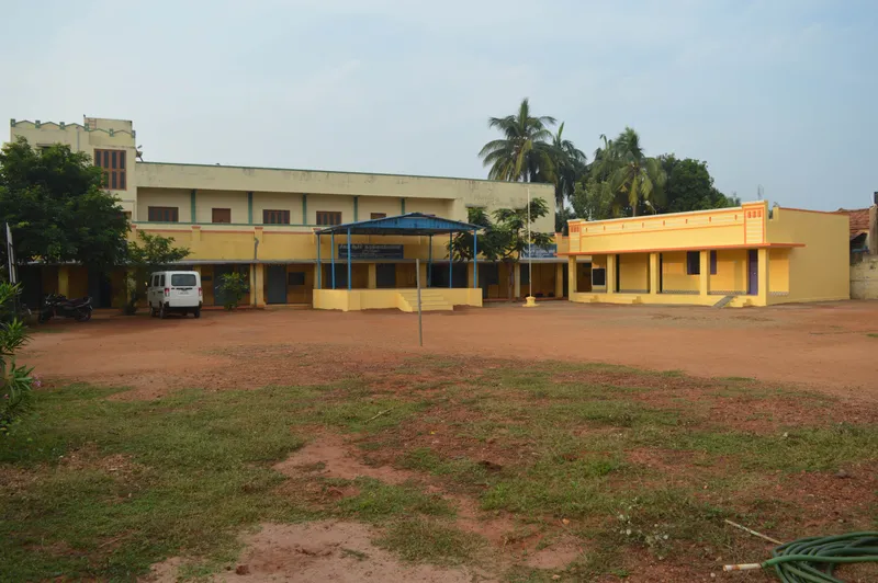 Seethai Achi School in Pallathur, Chettinad, South India, offers free Tamil medium education upto middle school level