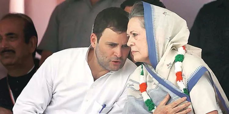 राहुल और सोनिया गांधी (फोटो साभार- इंडियन एक्सप्रेस)