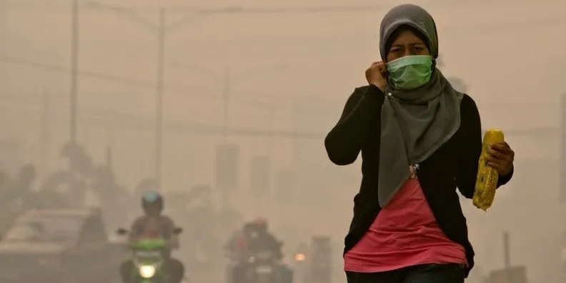 दुनियाभर की 18 फीसदी आबादी भारत में रहती है लेकिन 26 फीसदी की असामयिक मौत वायु प्रदूषण की वजह से हो रही है।