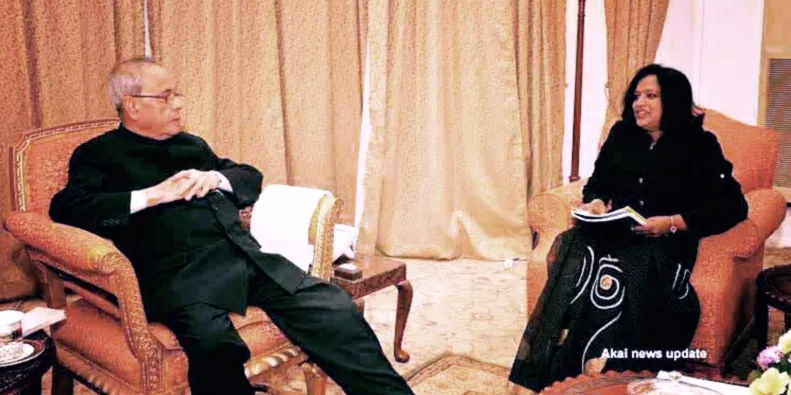 पूर्व राष्ट्रपति प्रणव मुखर्जी के साथ ज्योति रेड्डी: फोटो साभार: Akai news