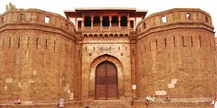 The front gate of Shaniwar Wada  in Pune - Image source - Google