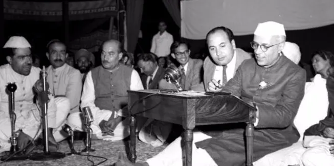 जोश मलिहाबादी के साथ नेहरू